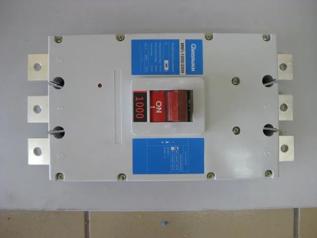 BREAKERS CAJA MOLDEADA MM1-1250M 3X1000A