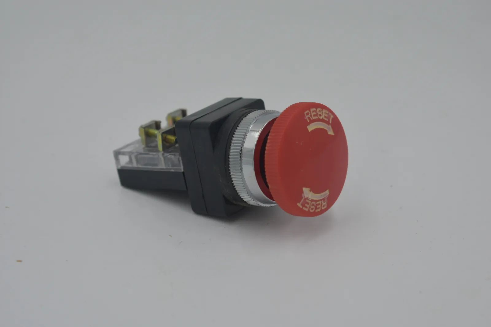 PULSADOR HONGO  C/GIRO LMB-30M 30mm