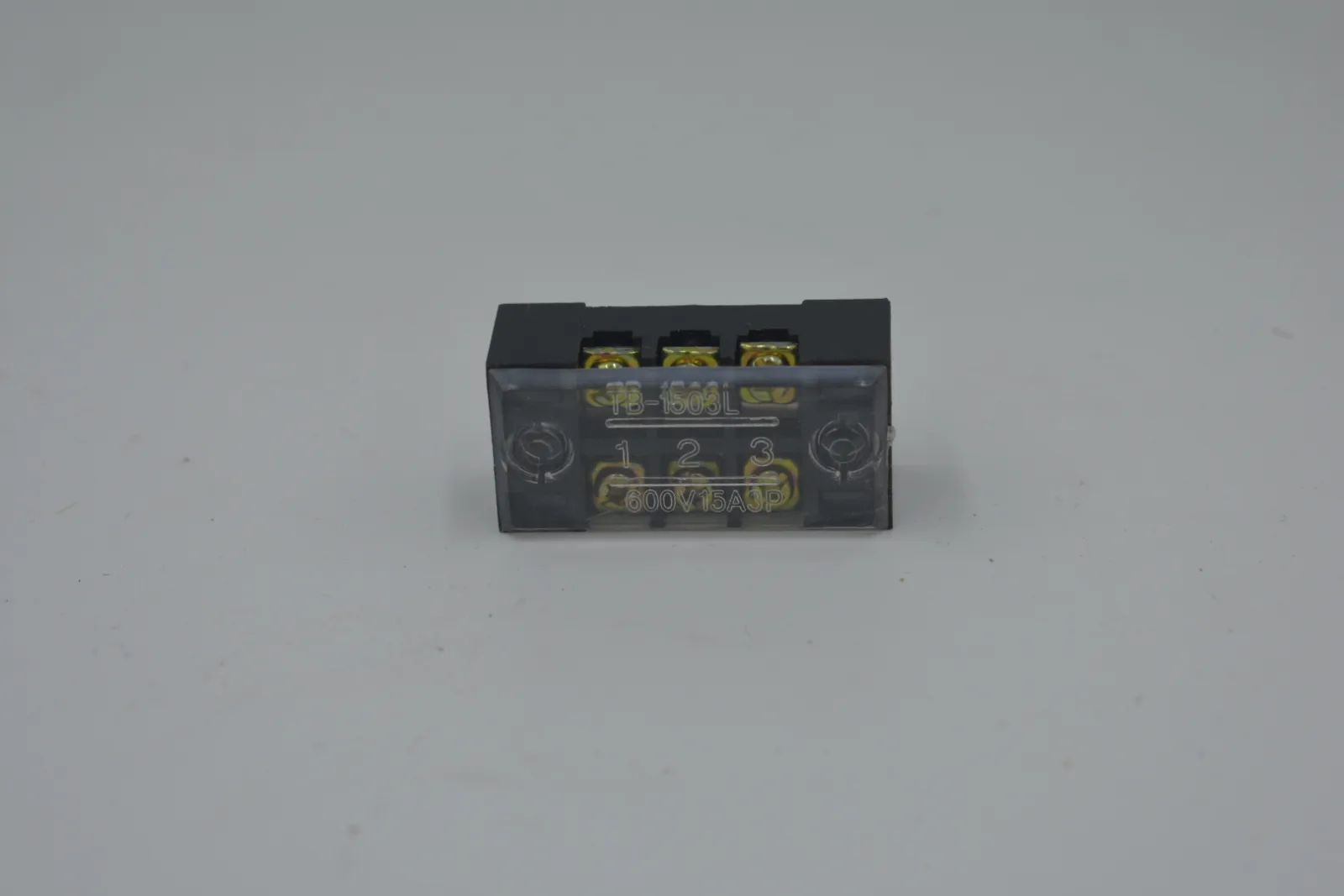 REGLETA BAKELITA 3 TERM 15A TB-1503