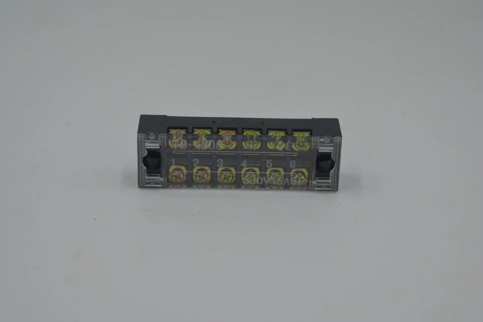 REGLETA BAKELITA 6 TERM 15A TB-1506