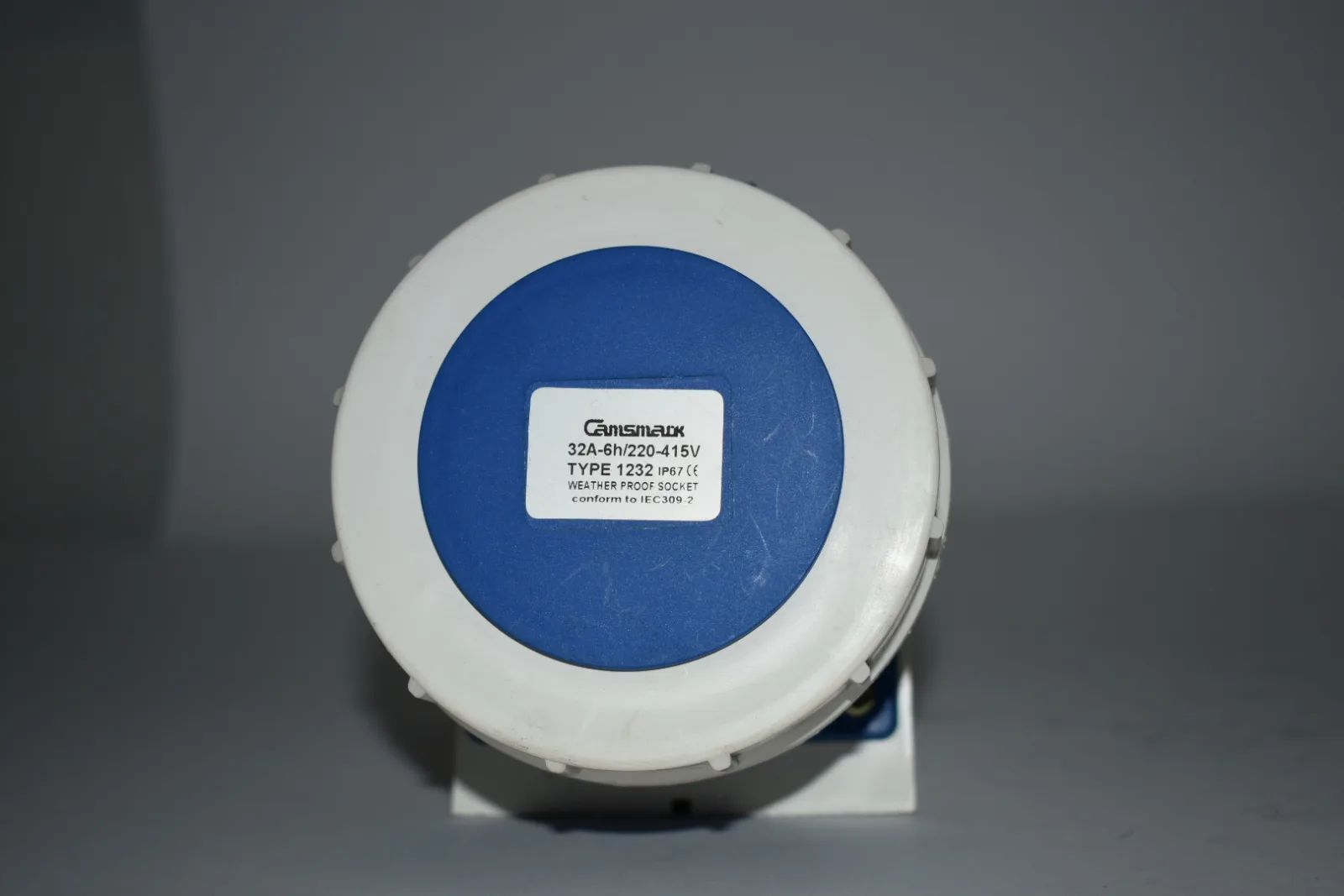TOMA PARED AZUL 1232 32A 2P/3L IP67