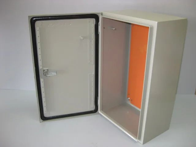 CAJA METALICA 40X30X15 C/BANDEJA