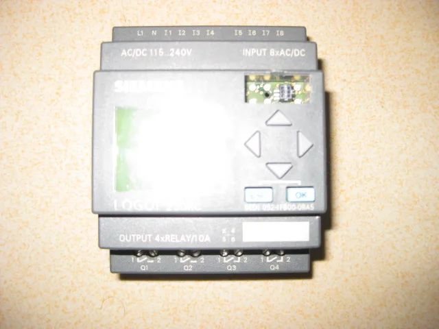 PLC SR-12MRAC WITH LCD 100/240VAC 8/4